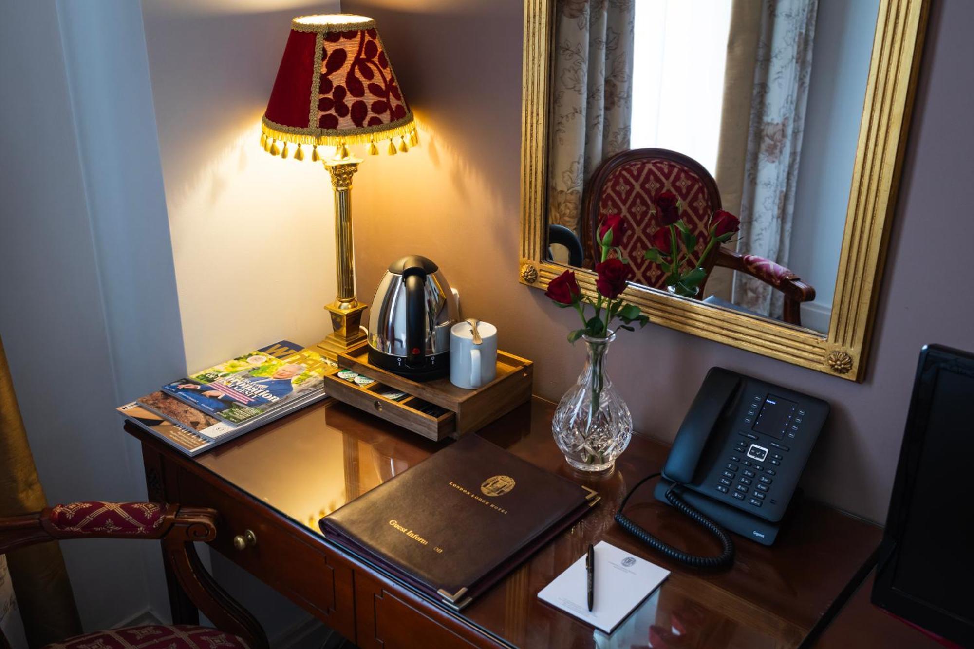 London Lodge Hotel Экстерьер фото