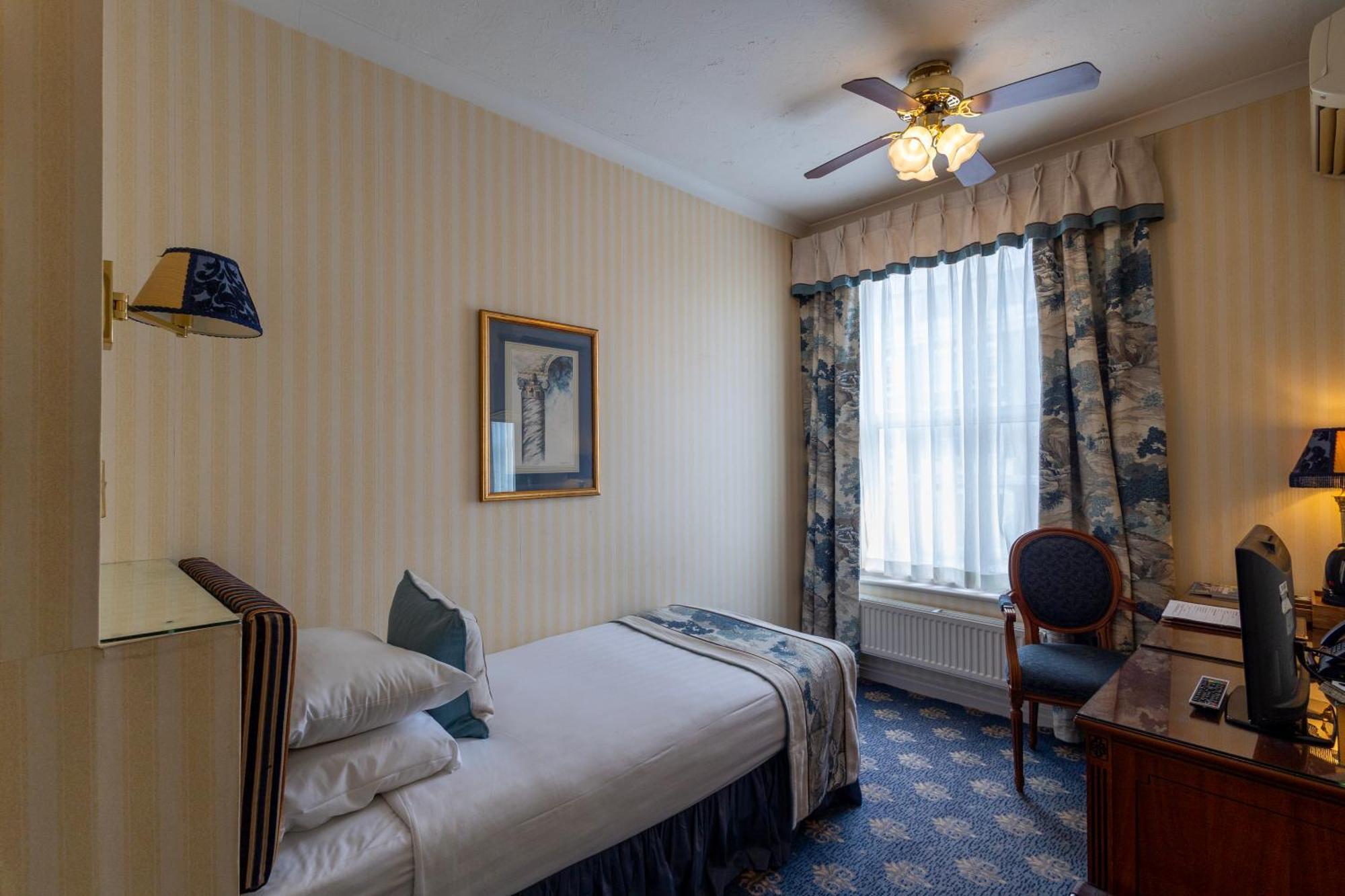 London Lodge Hotel Экстерьер фото